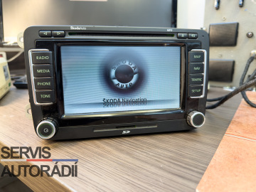 Černobílé zobrazování na displeji Škoda Columbus