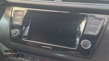 Autorádio Škoda Fabia před opravou